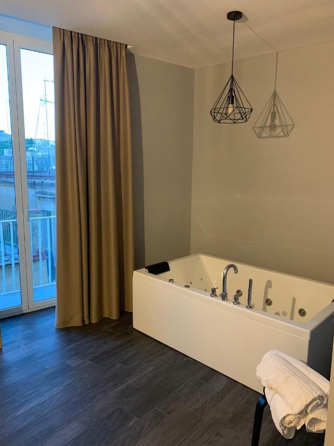 La Terrazza Di Parthenope Bed & Breakfast Napoli Bagian luar foto